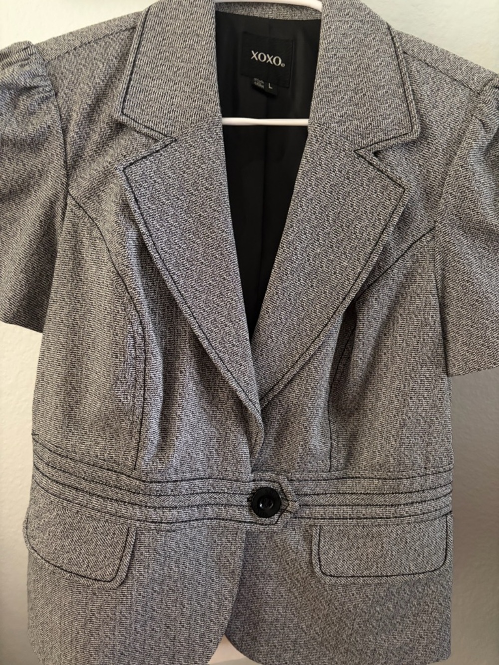 XOXO Gray Short-Sleeve Tailored Blazer